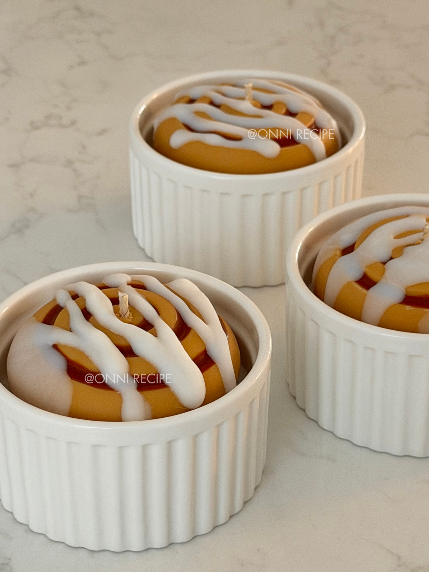 CINNAMON ROLL WITH CREAM VANILLA ICING - RAPESEED CANDLE - 200ML