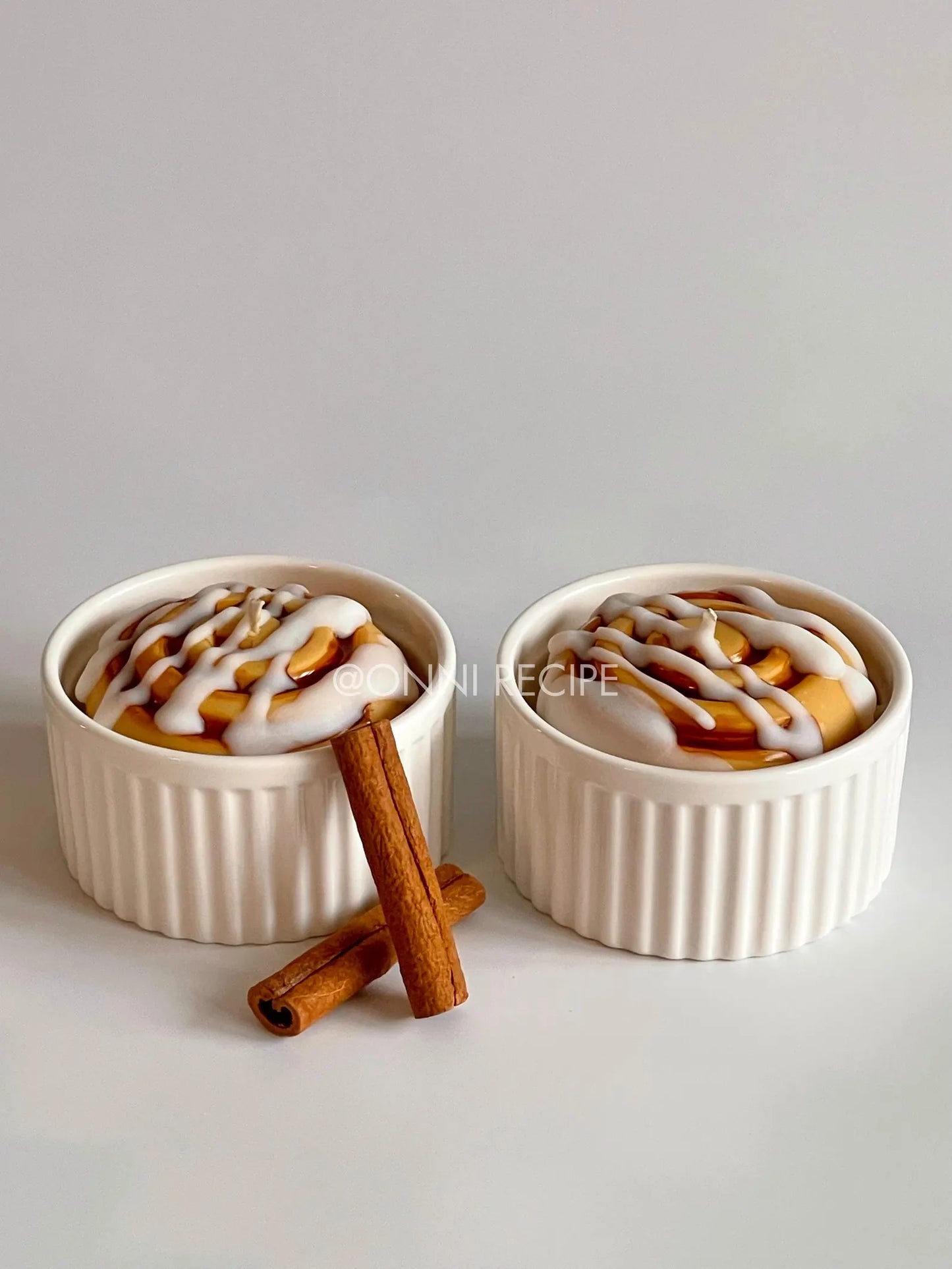 CINNAMON ROLL WITH CREAM VANILLA ICING - RAPESEED CANDLE - 200ML