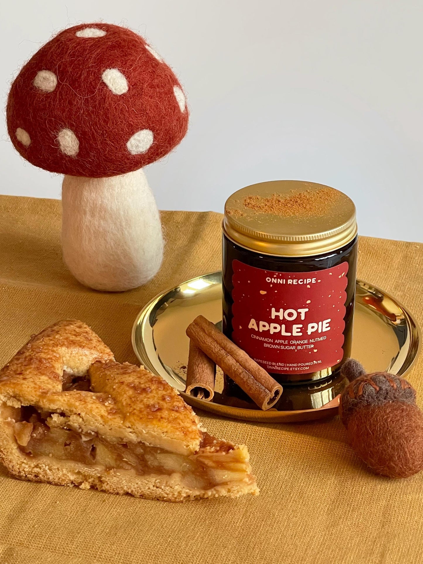 HOT APPLE PIE - RAPESEED WAX CANDLE - 170ML/ 250ML